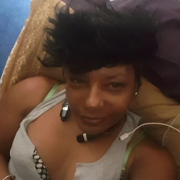 Meet your Posher, Thedra - Picture 1 of 1