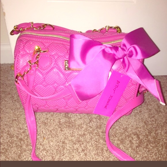 Betsey Johnson Handbags - ❗️FLASH SALE❗️NWT Betsey Johnson Cute Pink Heart💕