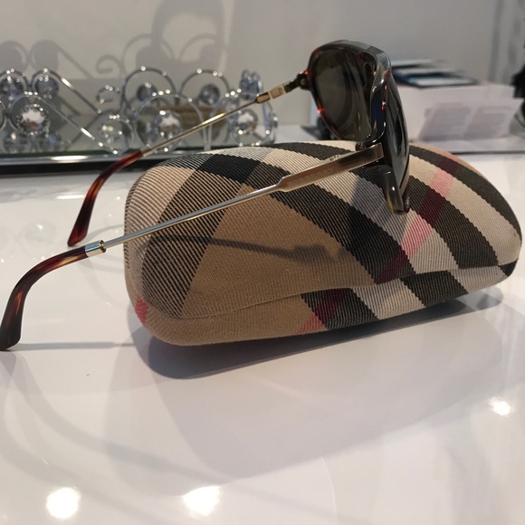 Authentic Burberry Sunglasses - Picture 3 of 7
