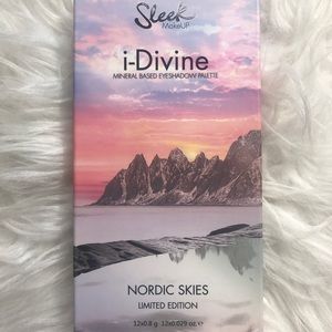 LIMITED EDITION NEW! Sleek MU i‑Divine Palette