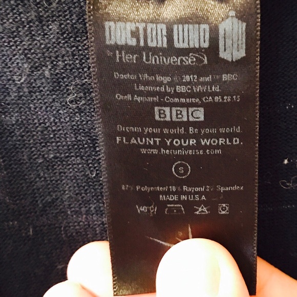 💀SOLD💀♠️Dr. Who Button Up♠️ - Picture 5 of 5