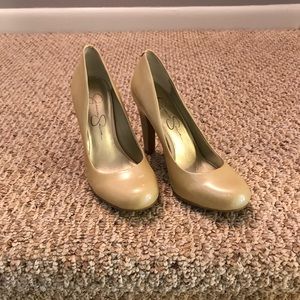 Jessica Simpson nude pumps