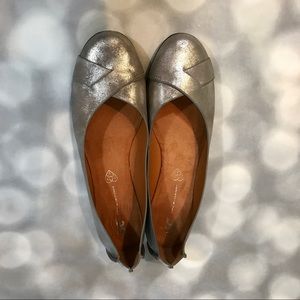 BP Pewter flats