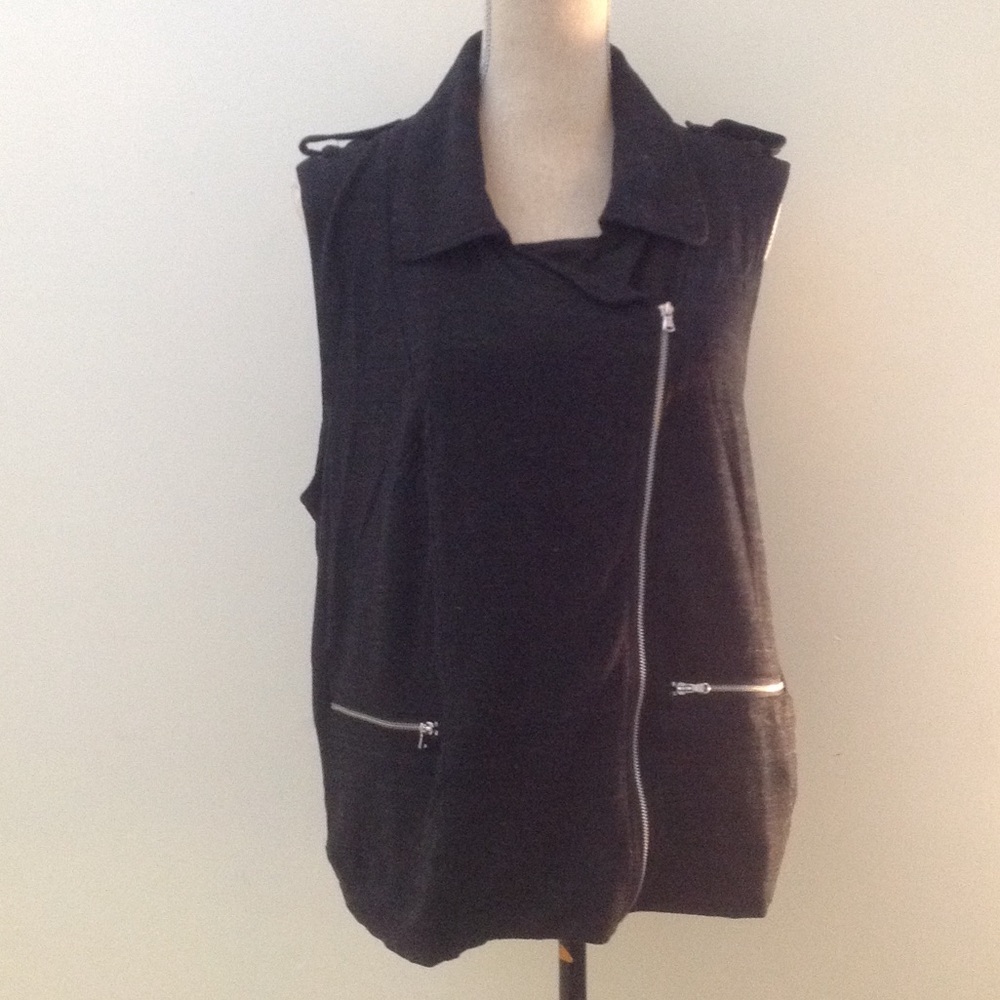 Sleeves vest