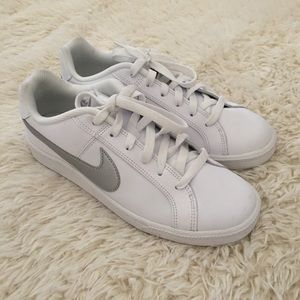 Nike Court Royal Sneakers