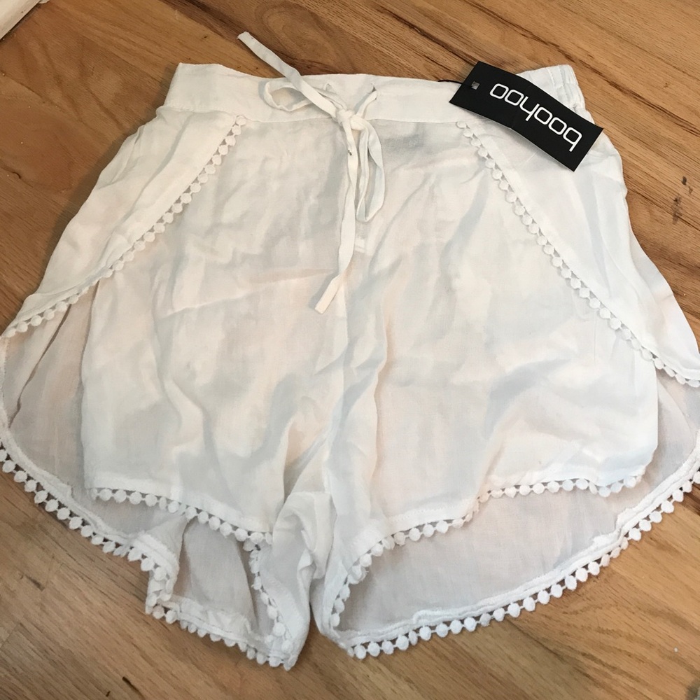 Boohoo white crochet shorts with tags