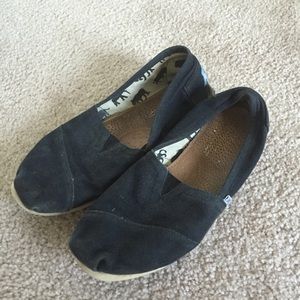 Classic Black Toms