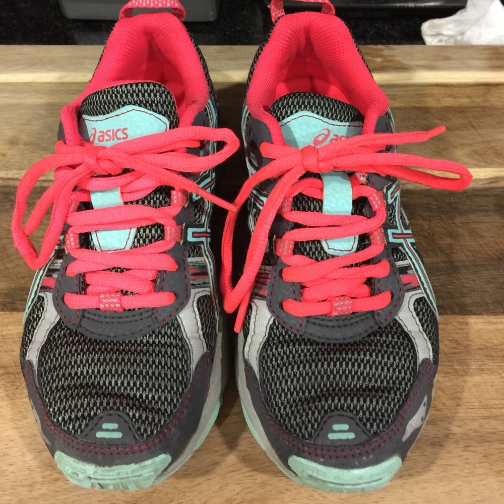 Girl's size 1 Asics running shoes