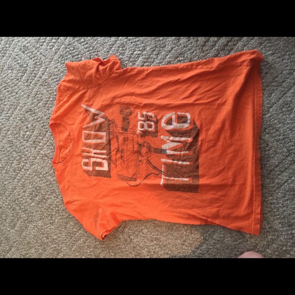 Tee shirt
