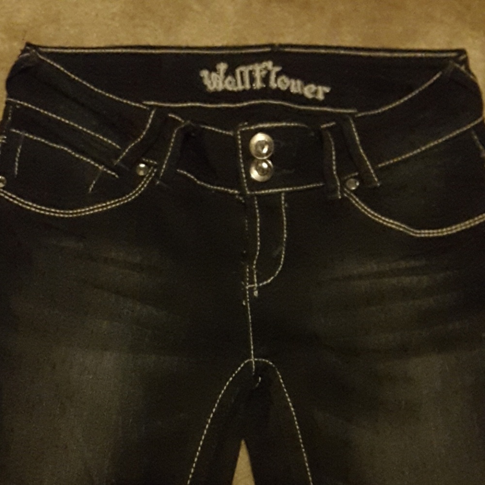 Wallflower bootcut dark wash jeans size 7
