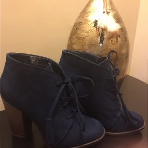 Blue faux suede Jasmina booties