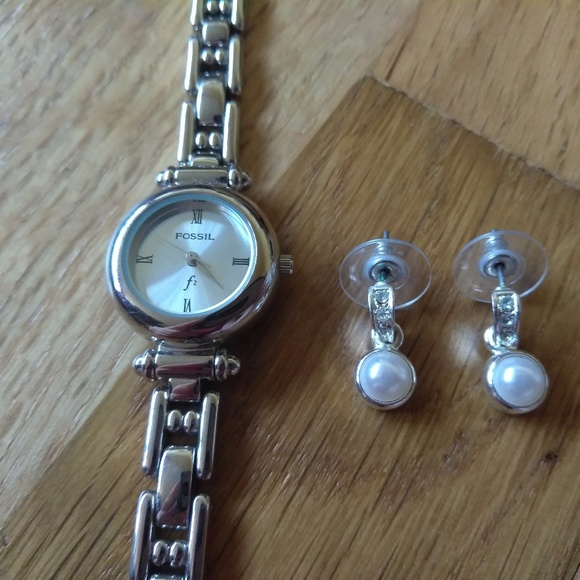 😺 Vintage Fossil Watch and Earring Set - 1998 - Picture 4 of 8