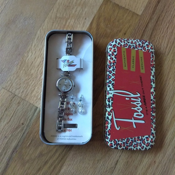 😺 Vintage Fossil Watch and Earring Set - 1998 - Picture 6 of 8