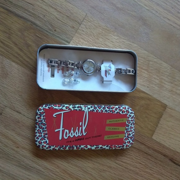 😺 Vintage Fossil Watch and Earring Set - 1998 - Picture 7 of 8