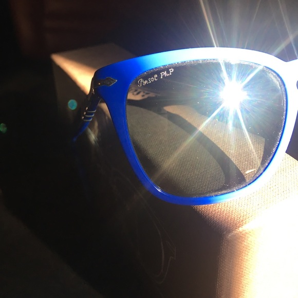 Signature Blue Capri Edition Persol Sunglasses - Picture 2 of 3