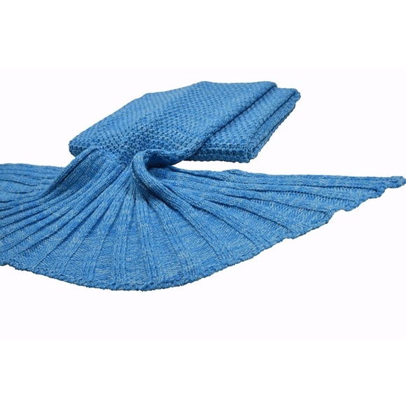 🔥JUST ARRIVED🔥Mermaid Tail Blanket for Adults 🐳 - Picture 4 of 4
