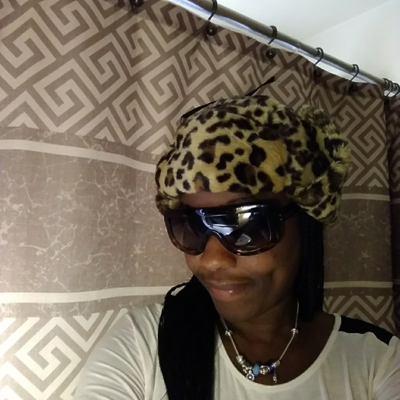 Nine west faux fur hat - Picture 4 of 4