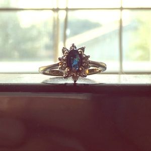 14kt white gold sapphire ring