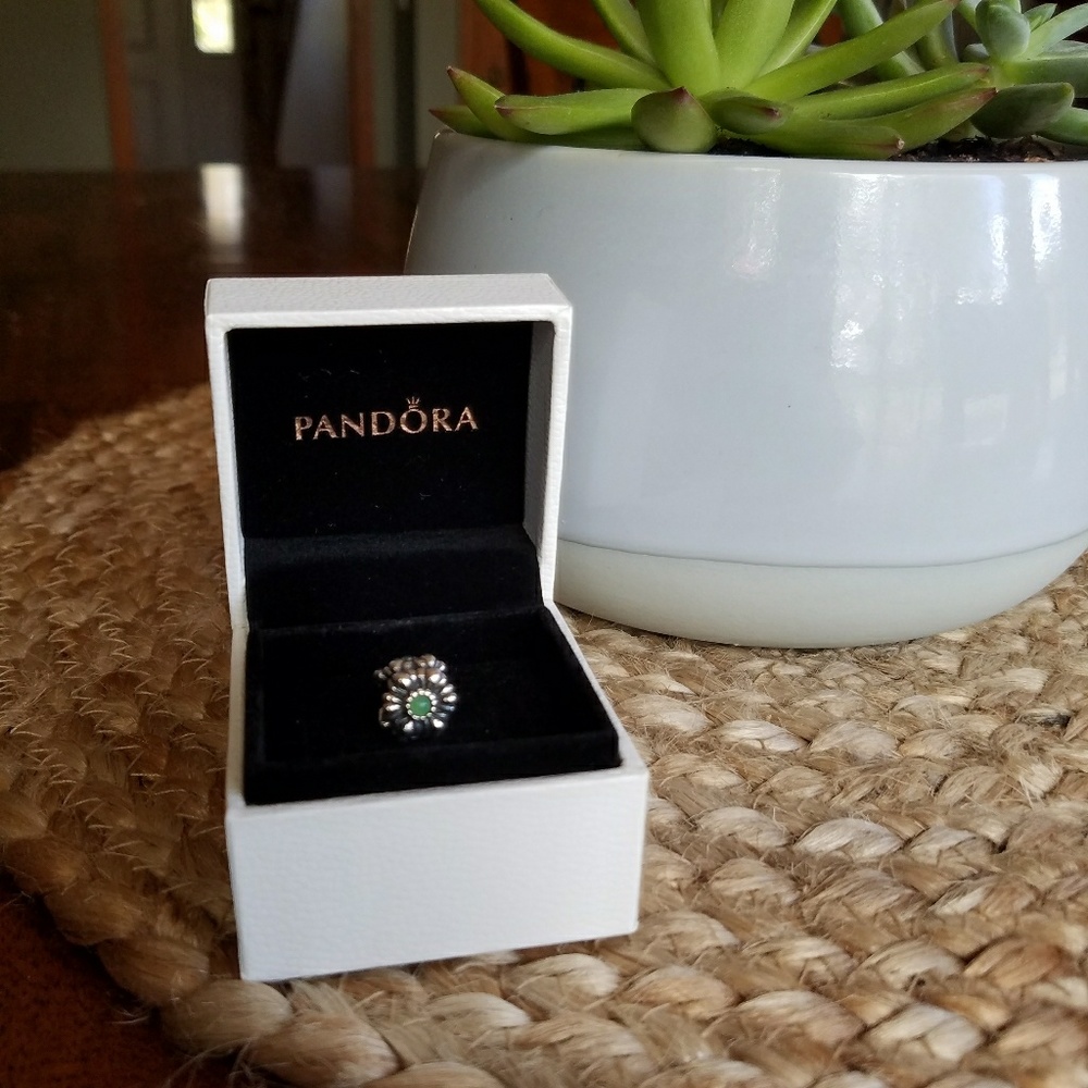 Pandora Birthday Bloom - Chrysoprase (May) EUC