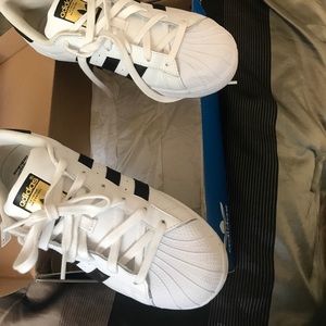 Adidas superstars