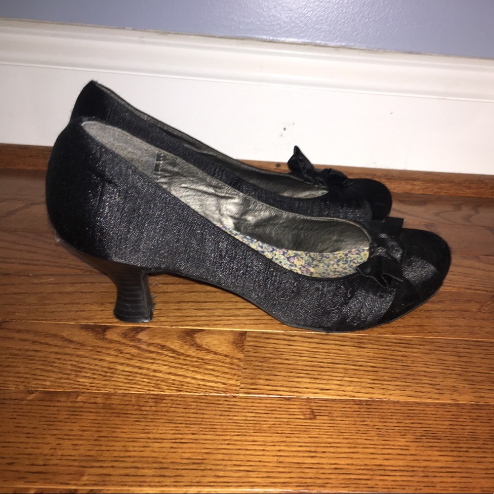Black Mudd heels