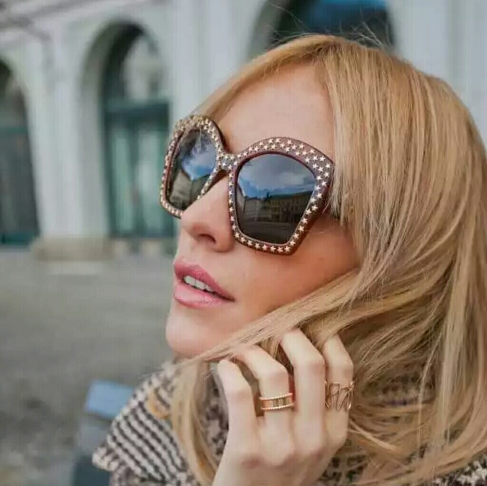 🔥LAST ONE🔥NIB GUCCI STAR STUDDED SUNGLASSES - Picture 2 of 8