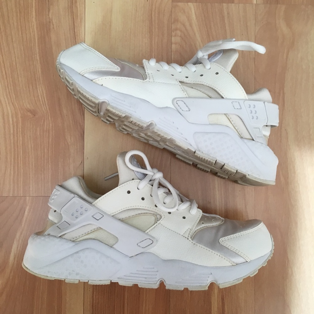 women's triple white premium nike air huaraches