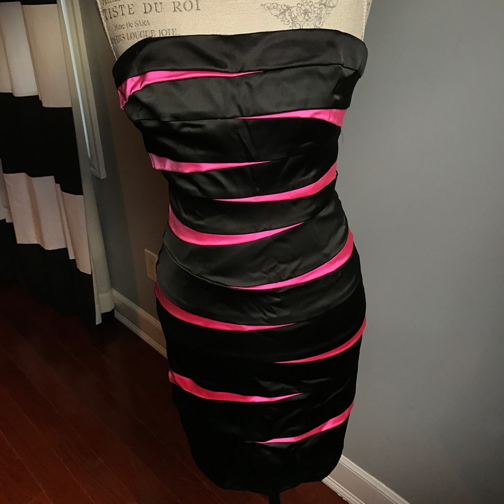 Betsy & Adam Hot Pink/Black Strapless Dress