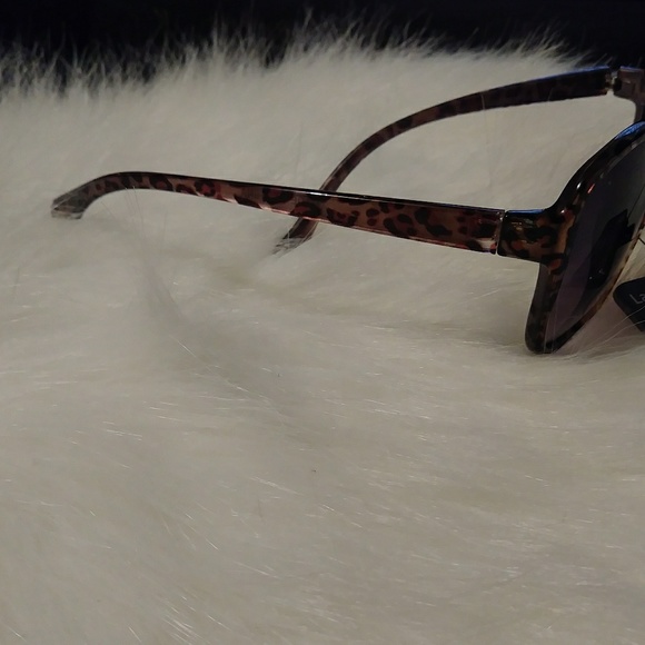 Brown Animal Print Sunglasses - Picture 2 of 2