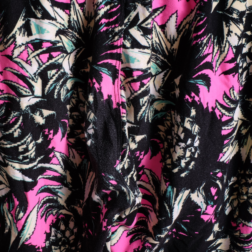 Very soft legging with colorful print