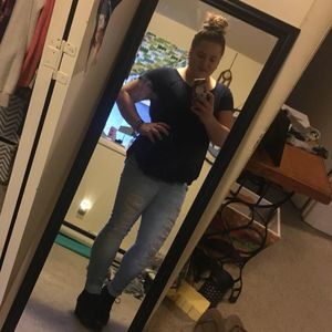 Meet your Posher, Leah