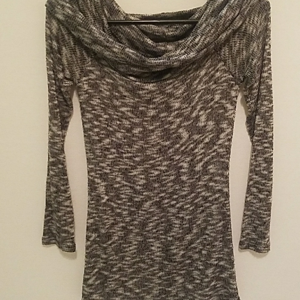 Long sleeve knit top