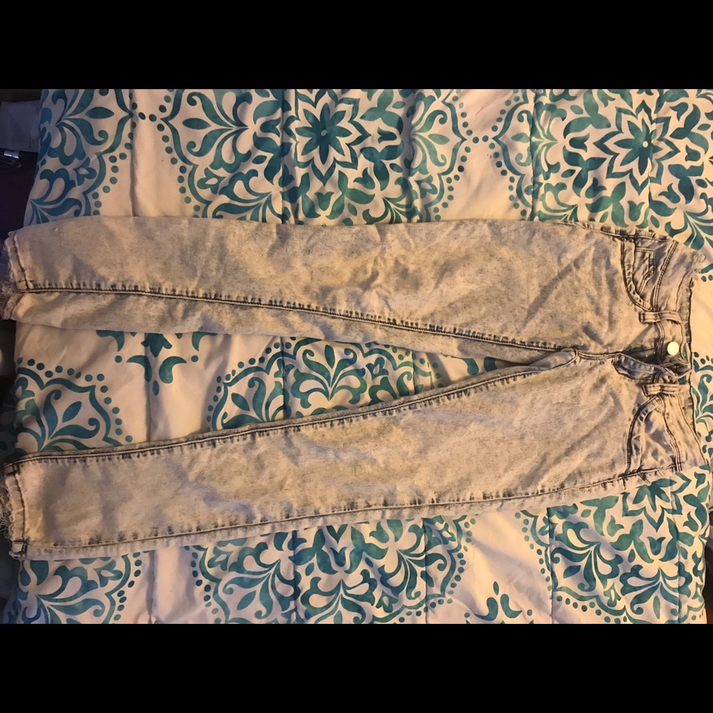 Light blue wash jeans