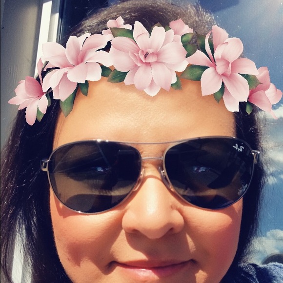 Meet your Posher, Jenn - Picture 1 of 1