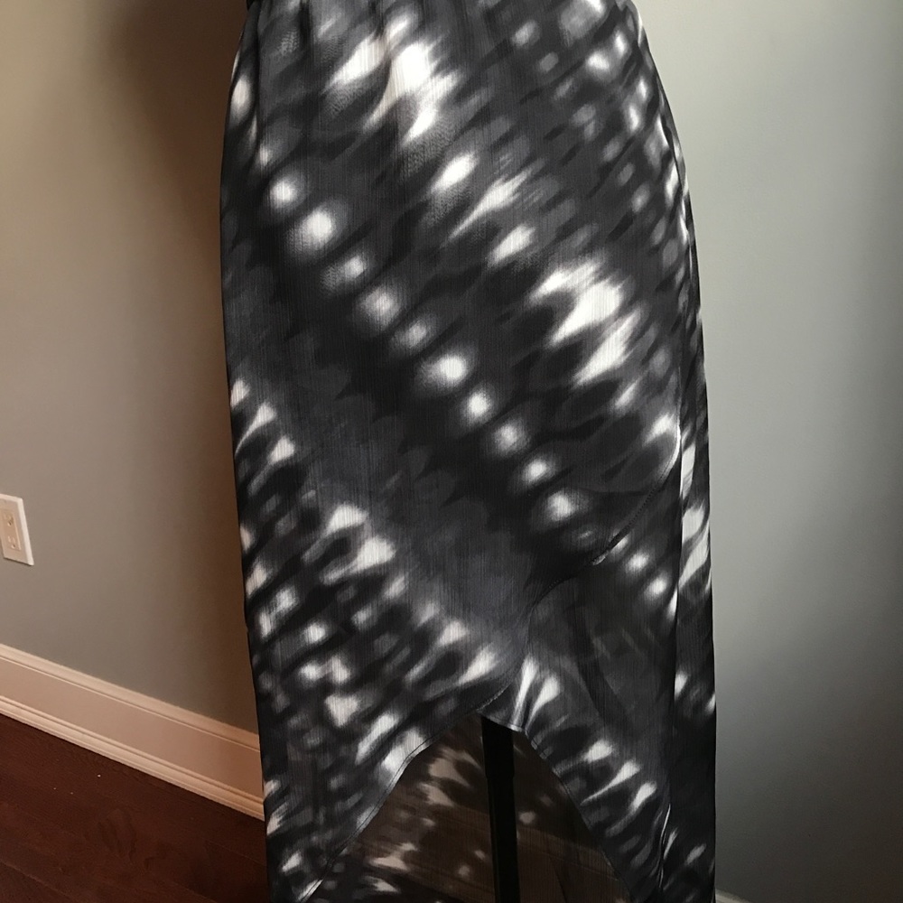 Express Hi-Lo Skirt
