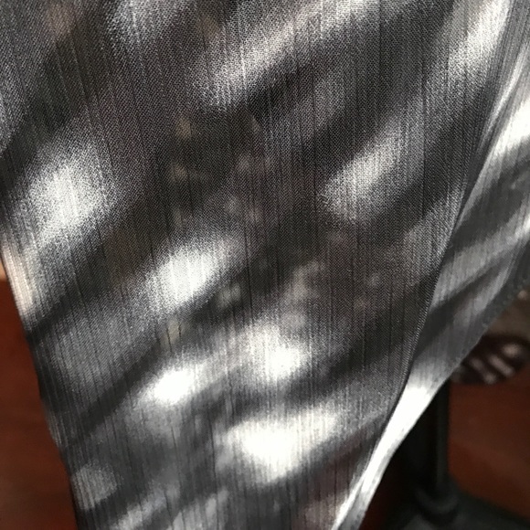 Express Hi-Lo Skirt - Picture 2 of 4