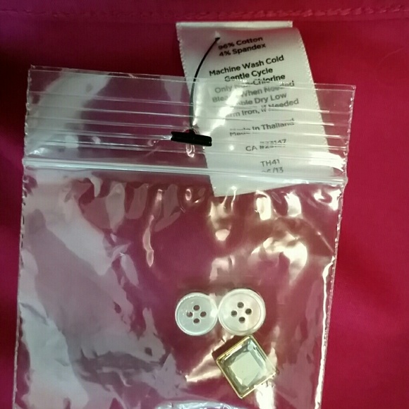 Stunning Talbots wrinkle-resistant top - Picture 6 of 7