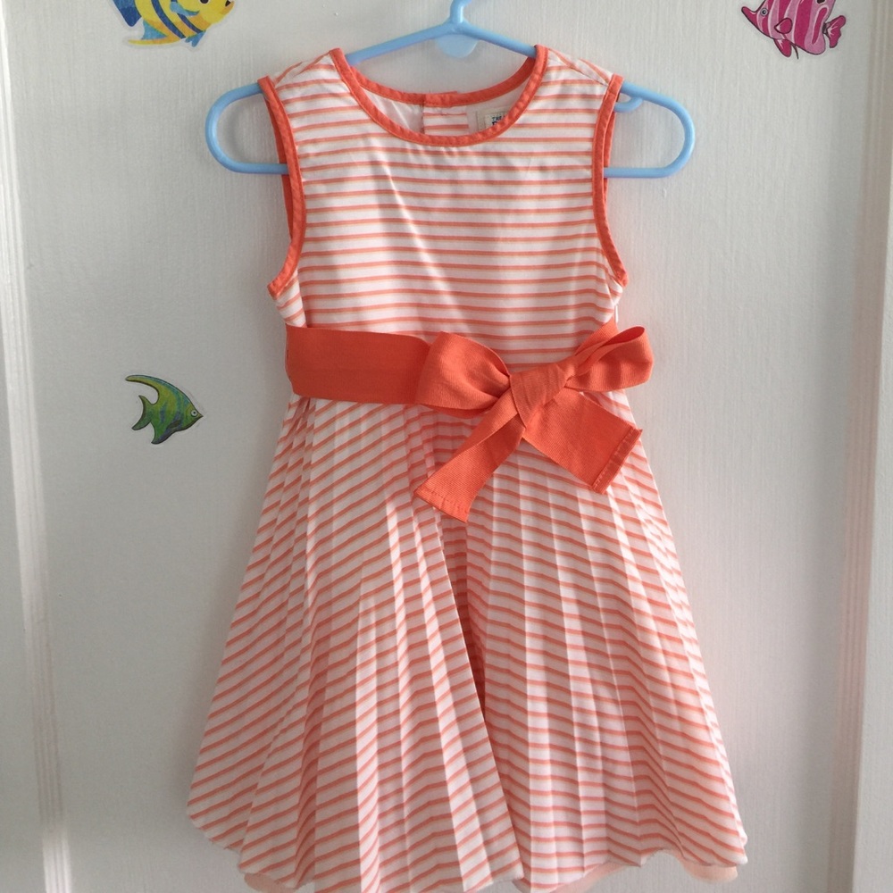Like New only worn once fall dress. Super Cute !