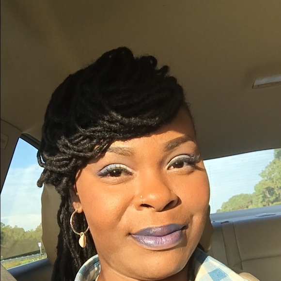 Meet your Posher, Noni - Picture 1 of 1