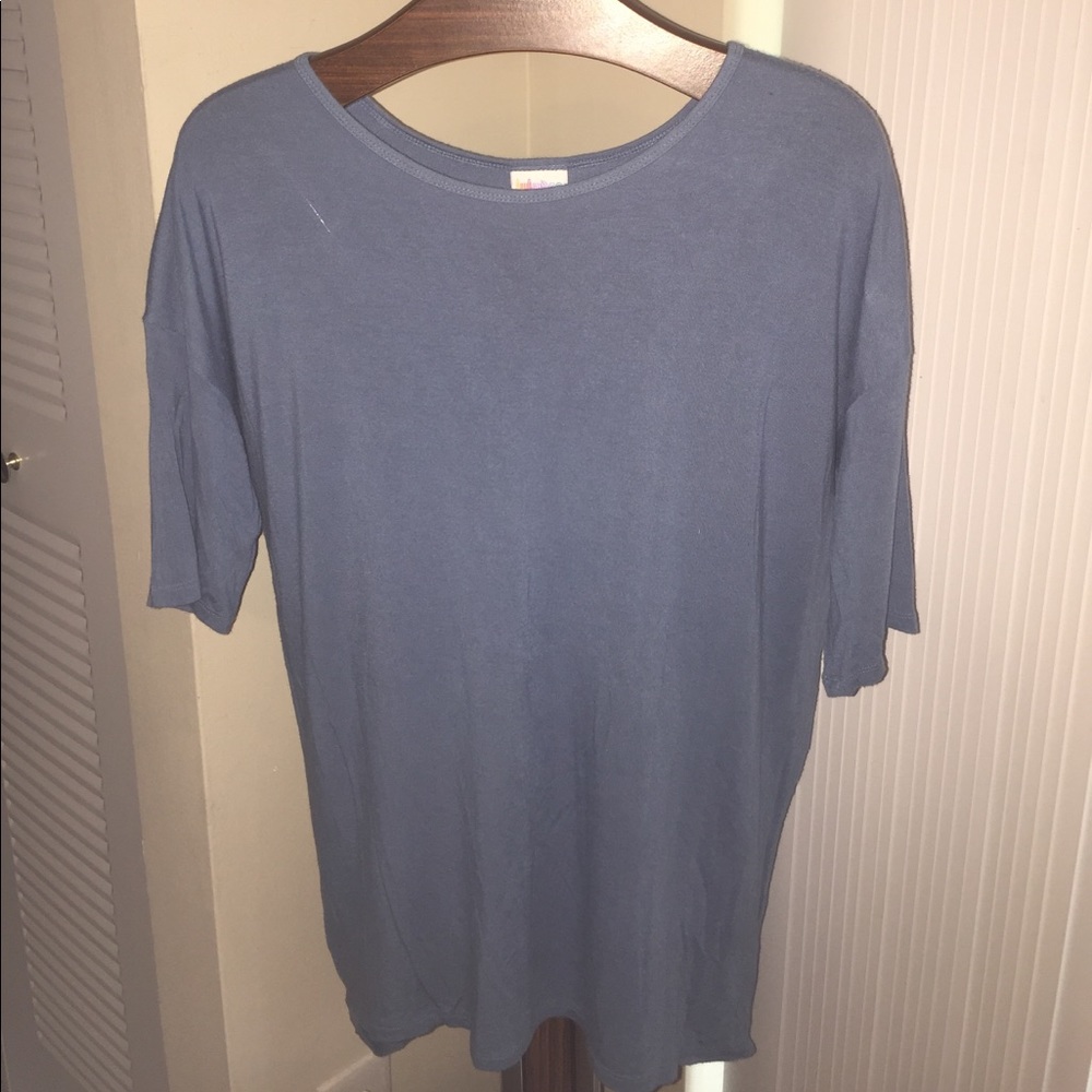 LuLaRoe 'Irma' tee - runs large size S