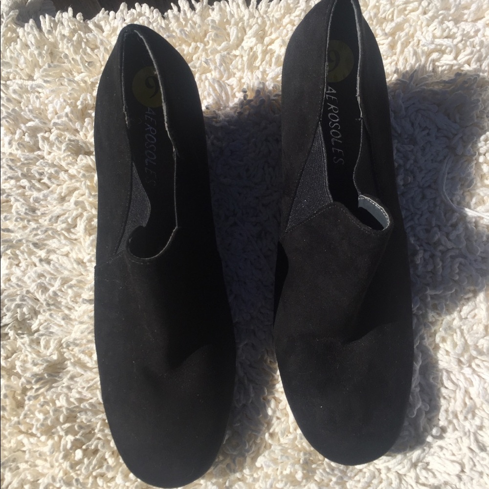 ✨NEW Black Suede Booties✨. Size 9