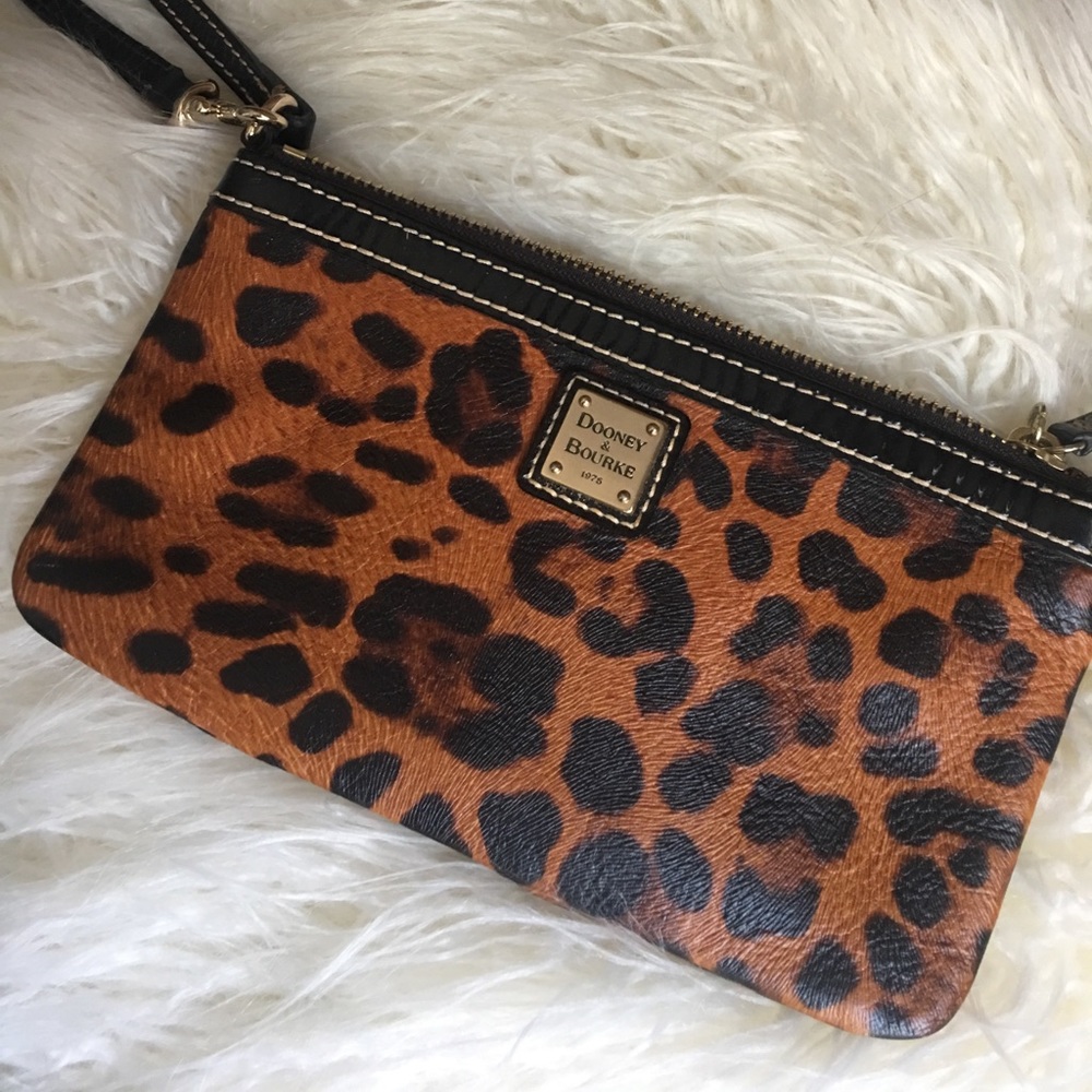 Dooney & Bourke leather leopard wristlet