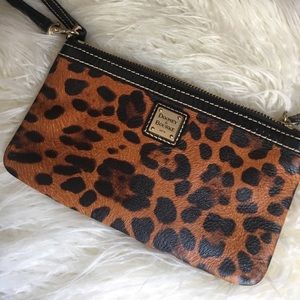 Dooney & Bourke leather leopard wristlet