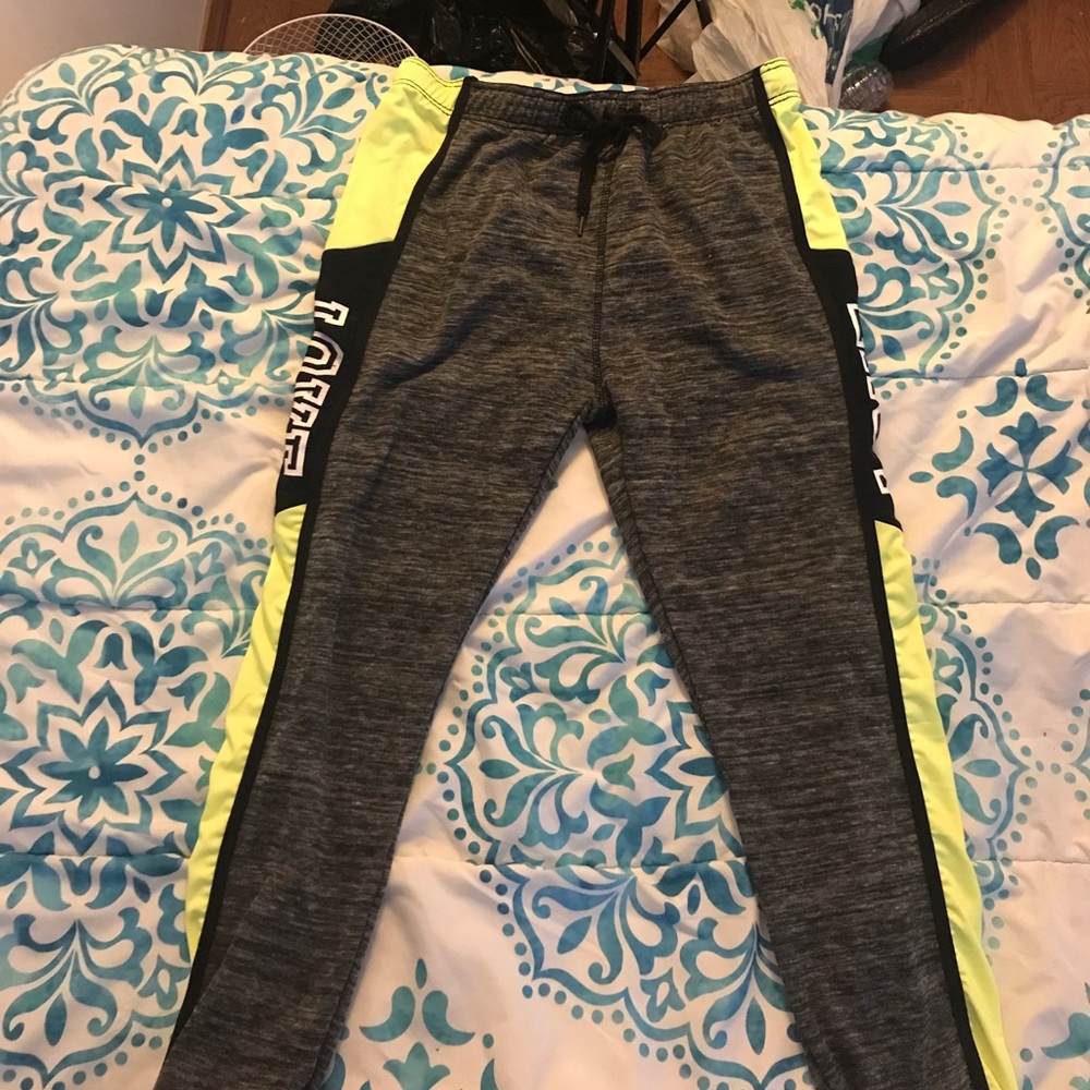 Love pink jogging pants