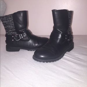 Girls' boots