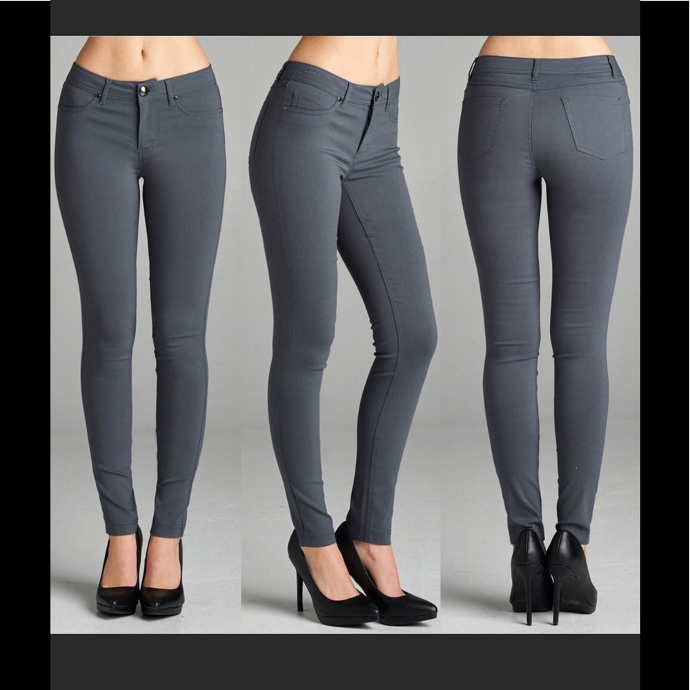 Last pair! Gray knit stretch ponte skinny pants