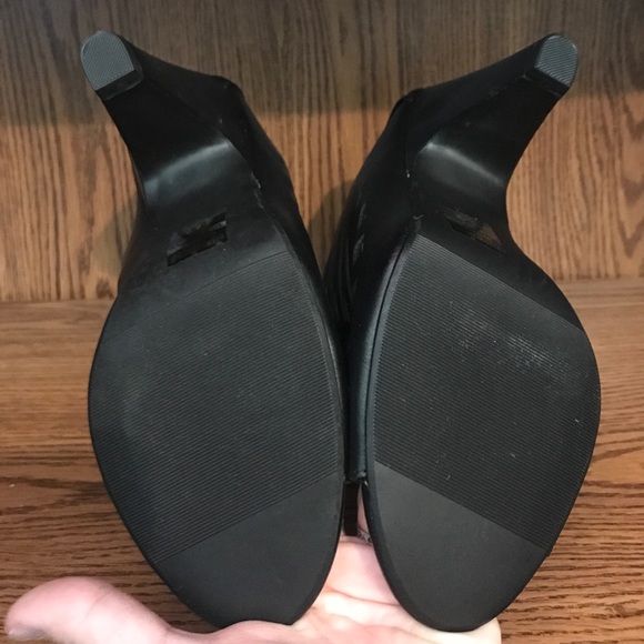 Black booties - Picture 2 of 6