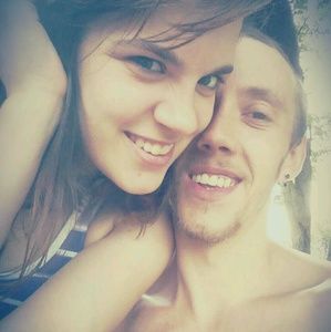 Meet your Posher, Caitlyn