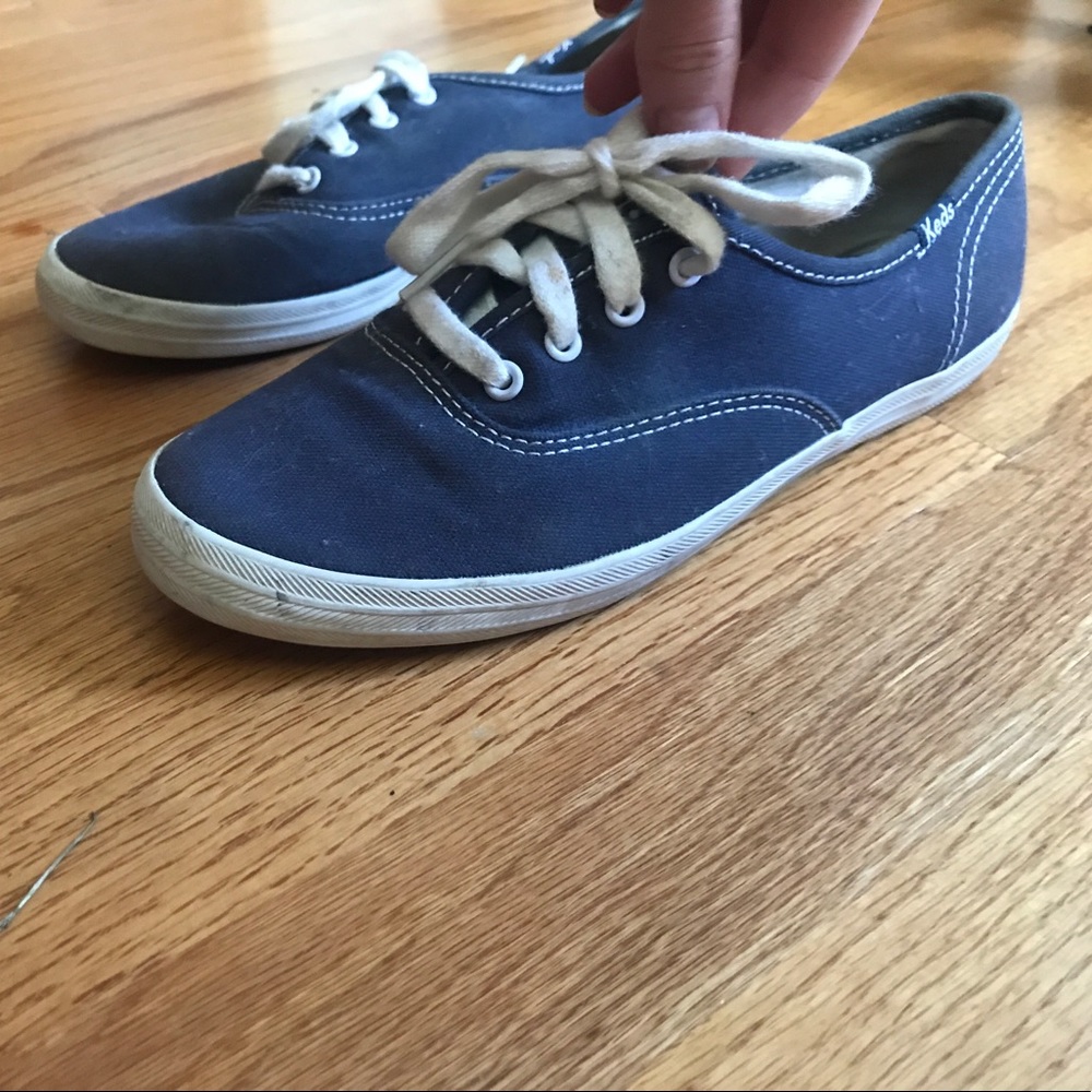 Navy Keds. size 6. Barely worn. Like new.