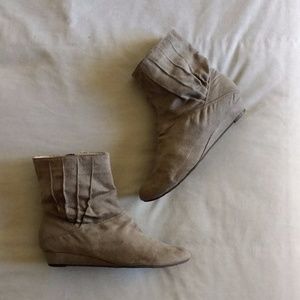 Coconuts by Matisse wedge booties